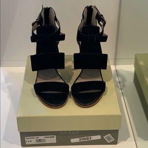 Hinge Cora Block Heel